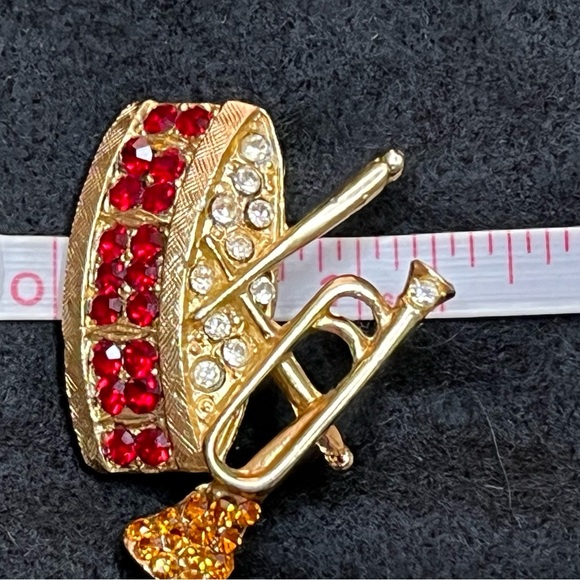 Signed ORA Vintage Musical Drum Drummer Pin Brooch Gold Tone & Rhinestone - Picture 8 of 8